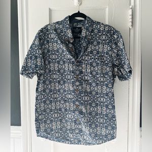 American Eagle Medium Geometric Button Down